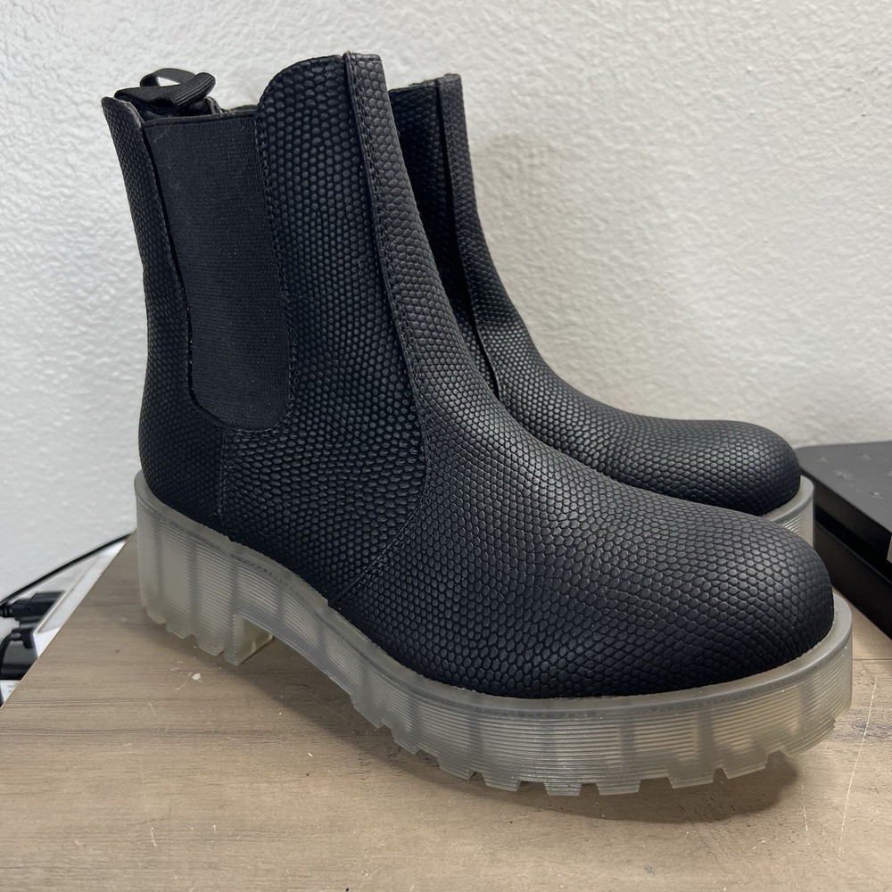 Dirty Laundry Chinese Laundry Women's Chelsea Boot Lizard Effect Black Size 7‎